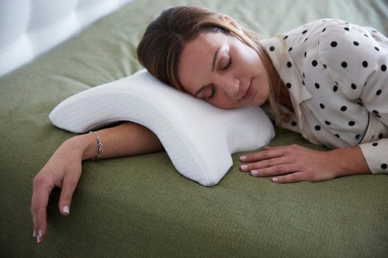 Almohada ergonómica para dormir de lado