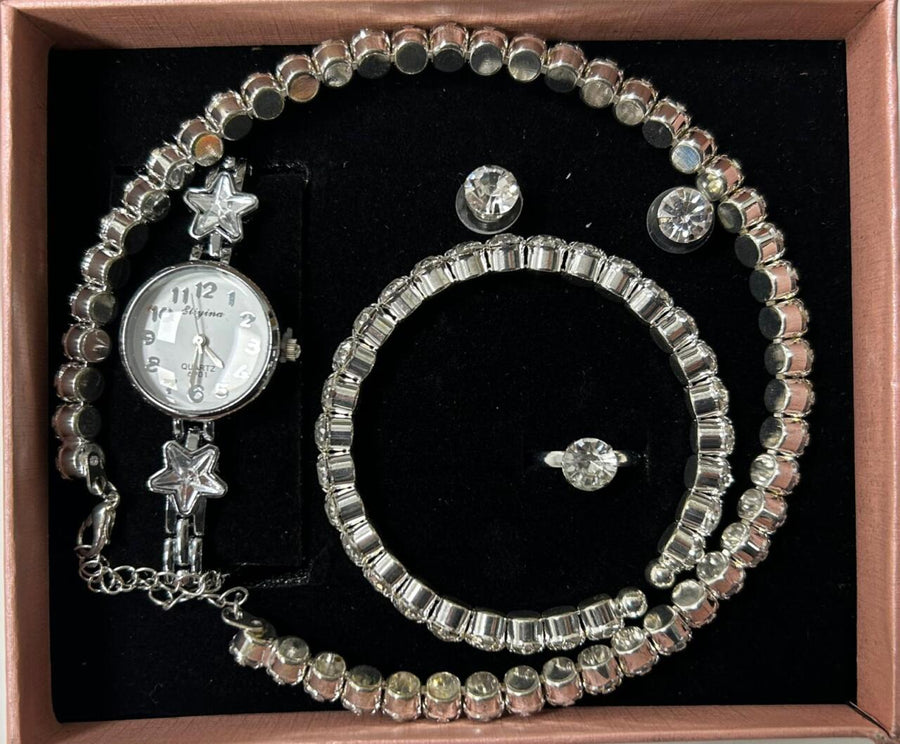 Conjunto de joyas plateado a juego