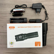 Linterna LED XH-P50 potente y compacta