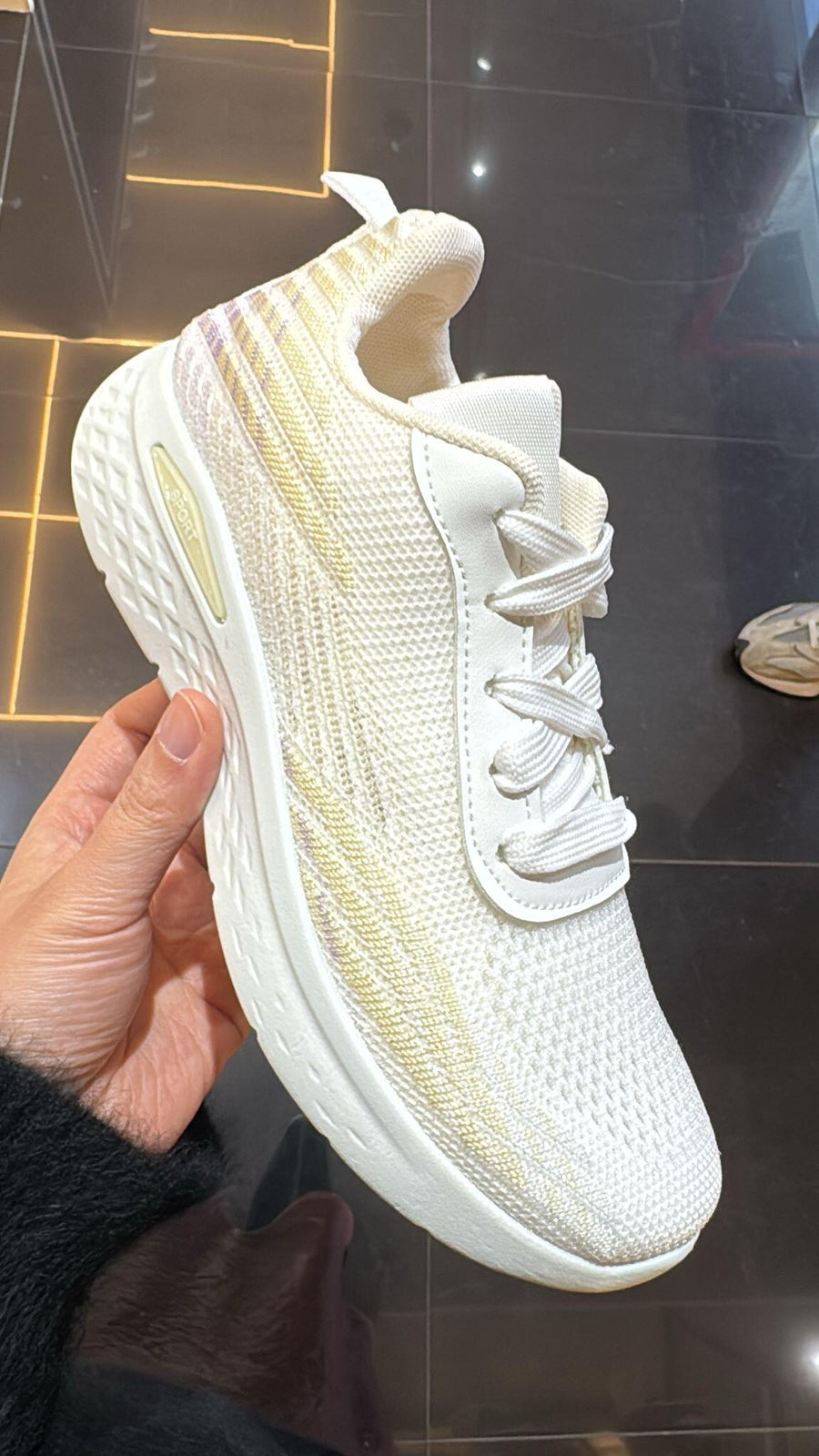 Zapatillas blancas foam cómodas y ligeras