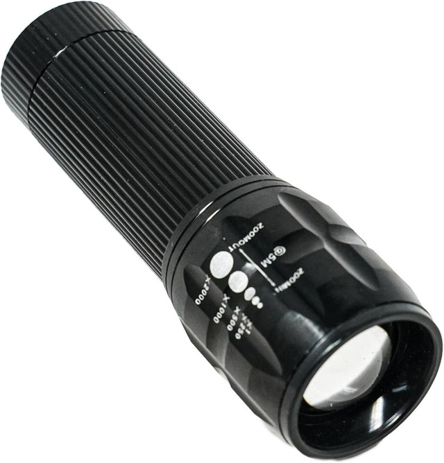 Linterna LED XH-P50 potente y compacta