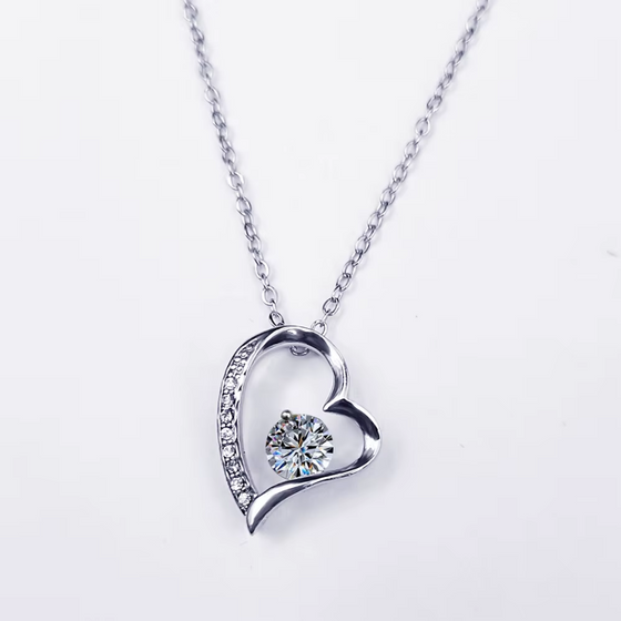 Collar corazón con caja LED de madera