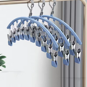 Percha con pinzas para ropa delicada