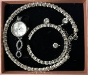 Conjunto de joyas plateado a juego