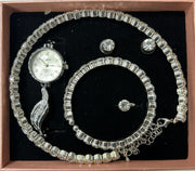 Conjunto de joyas plateado a juego
