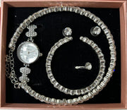 Conjunto de joyas plateado a juego