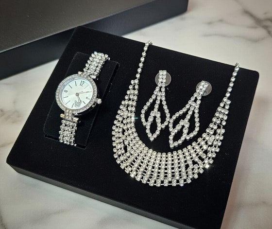 Conjunto de joyas plateado con joyero