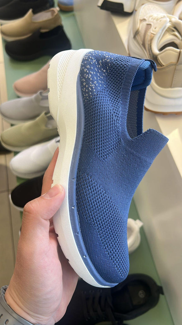 Zapatillas azul con cremallera cómodas