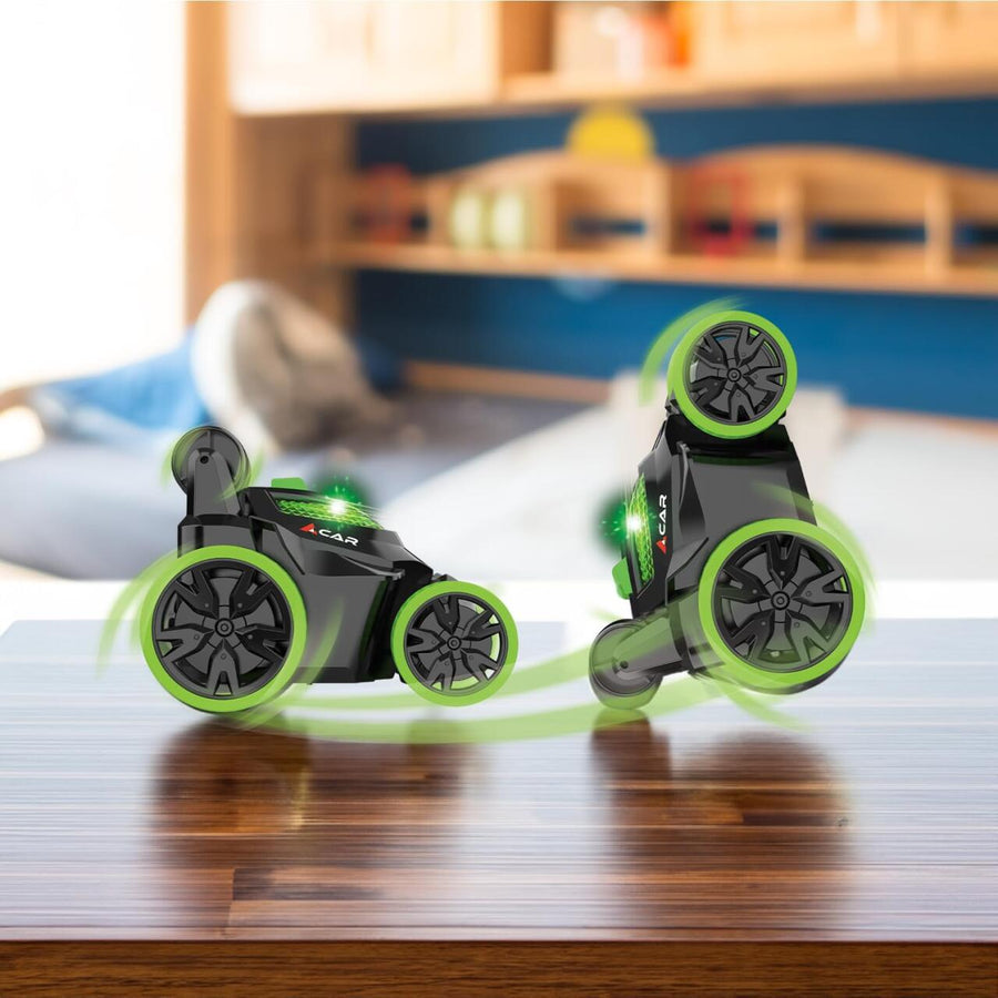 Coche teledirigido acrobático para niños